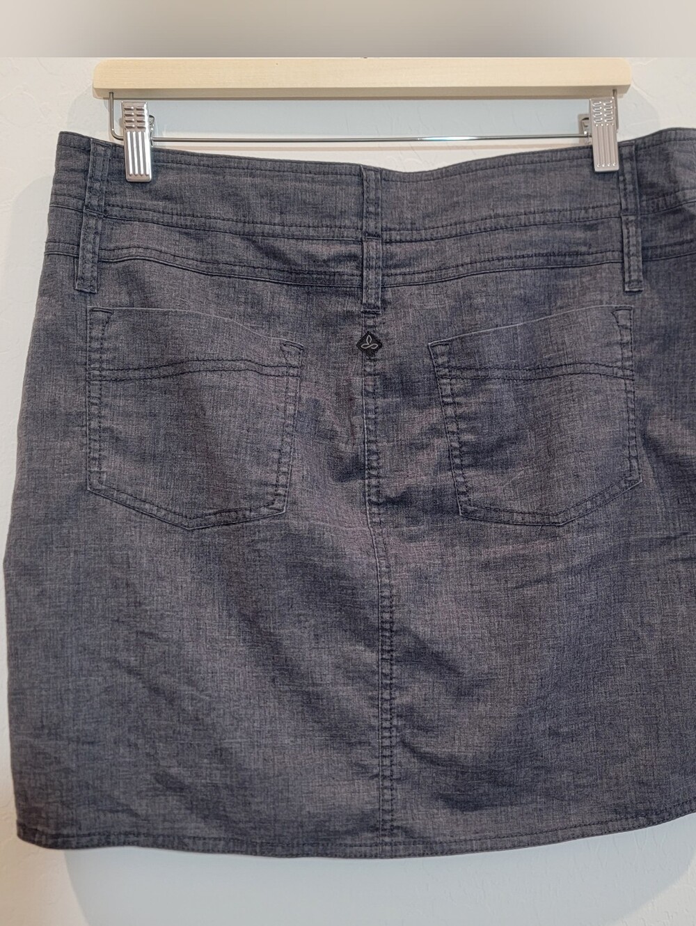 PrAna Pleated Hemp Blend Women's Button Waist Skirt Charcoal Gray Size 10 - Picture 4 of 11